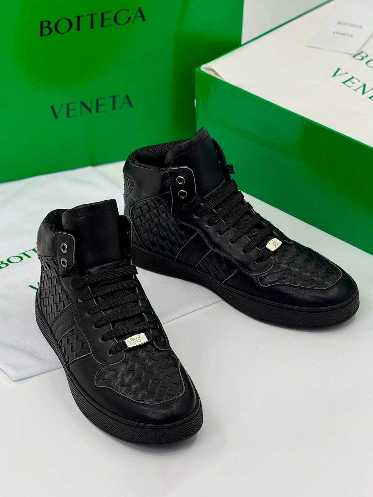 Bottega Veneta Кеды высокие из кожи Черный