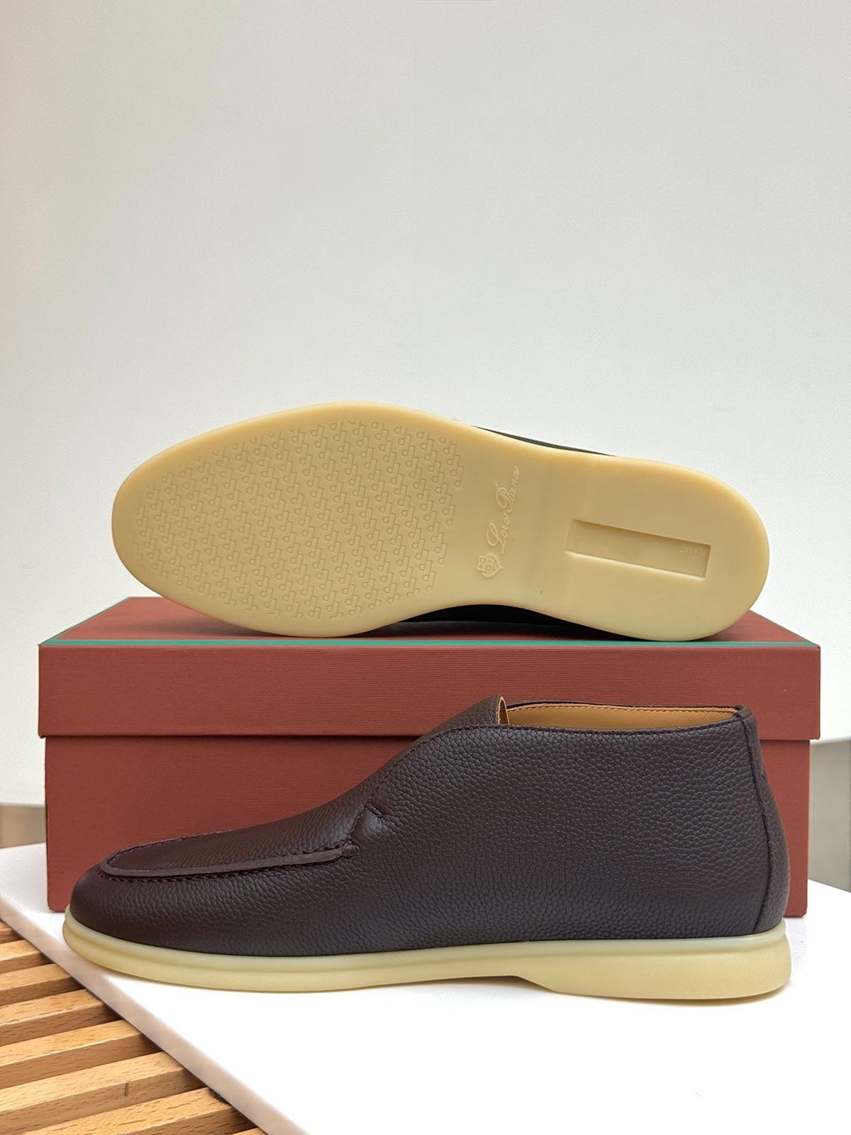 Loro Piana Лоферы высокие из кожи Коричневый