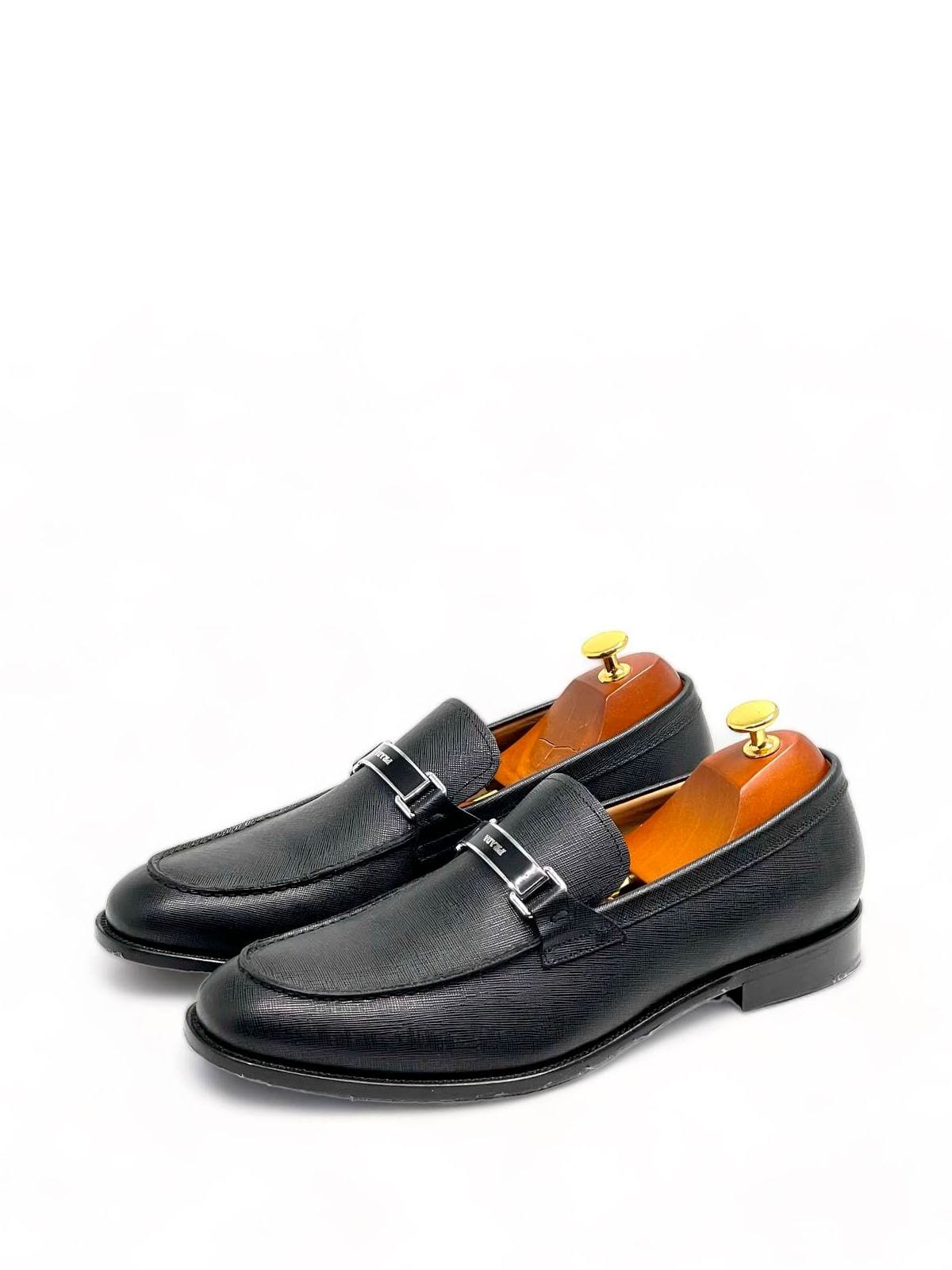 Prada Лоферы из кожи Черный