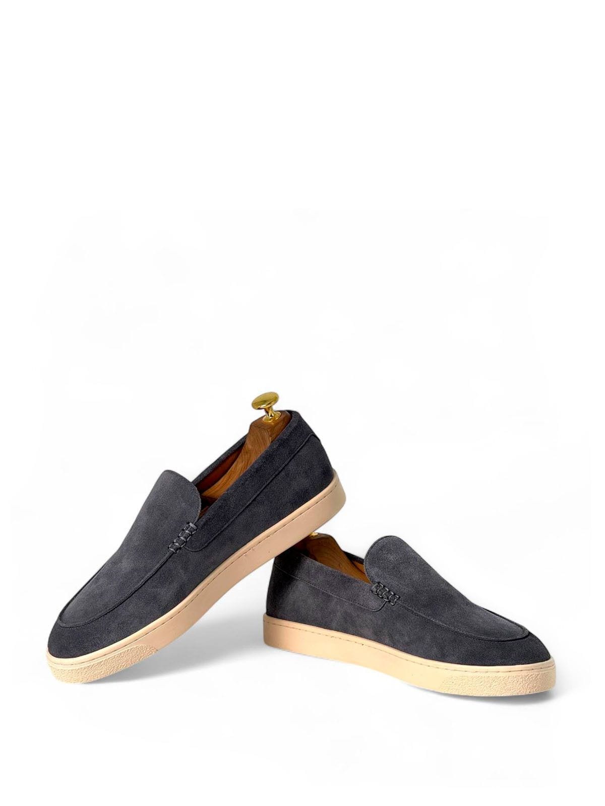 Brunello Cucinelli Лоферы из замши Графитовый