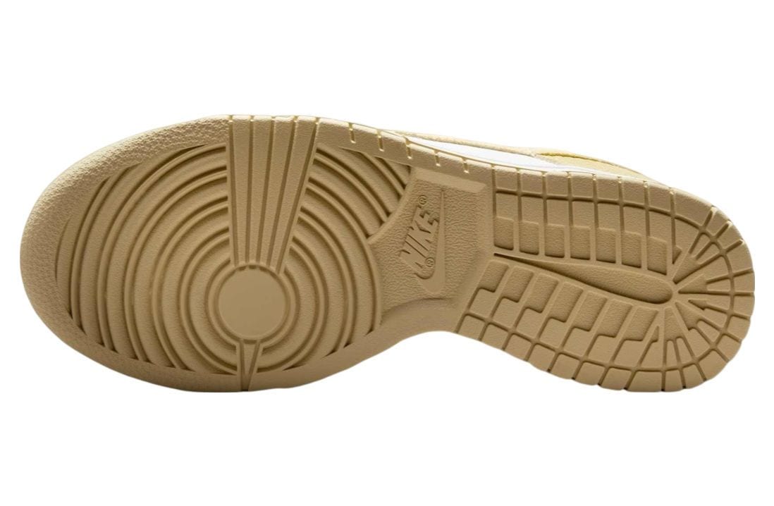 NIKE Dunk Low Alabaster Corduroy