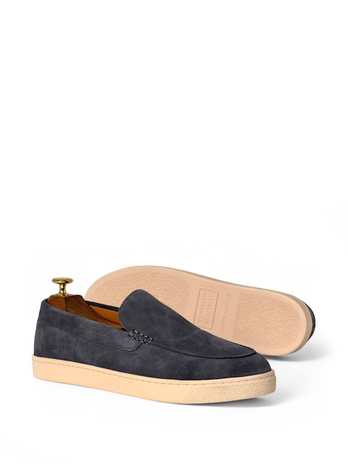 Brunello Cucinelli Лоферы из замши Графитовый